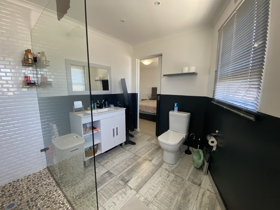 To Let 3 Bedroom Property for Rent in Sunningdale Western Cape